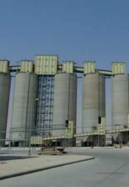 水泥庫清庫，清理鋼板倉